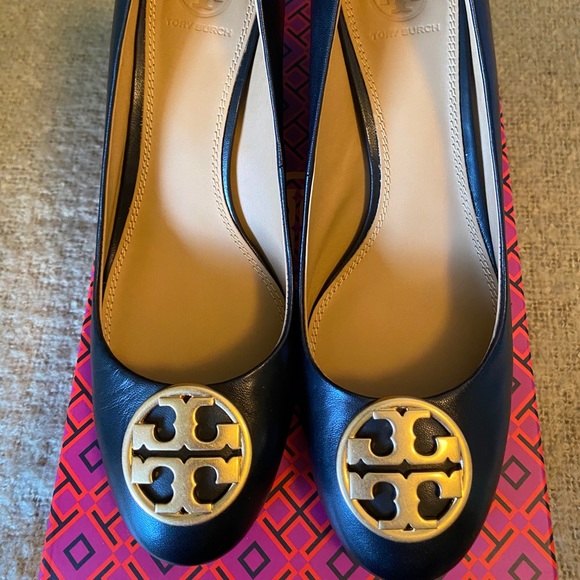 Brand New Tory Burch Chelsea 65mm Wedge - Picture 2 of 7